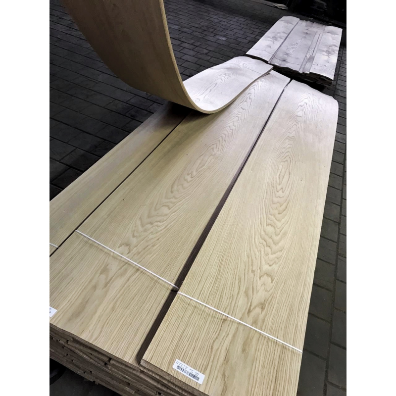 Струганий шпон дуба. 0,6мм – товщина, сорт АВ тангентал